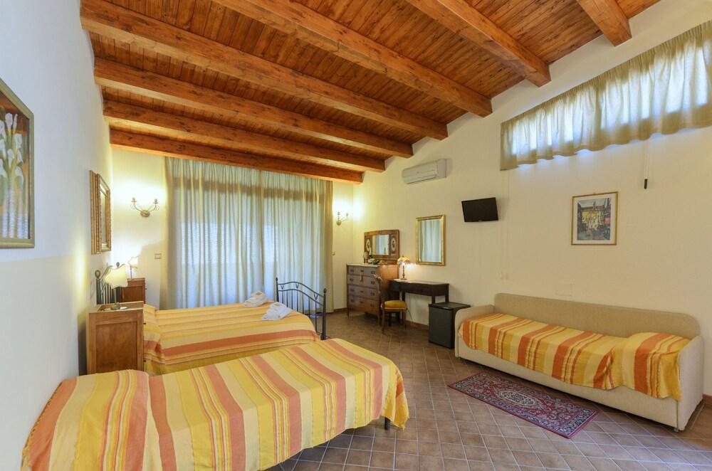 Villa Nonna Germina Locazione Turistica à Roccalumera Extérieur photo